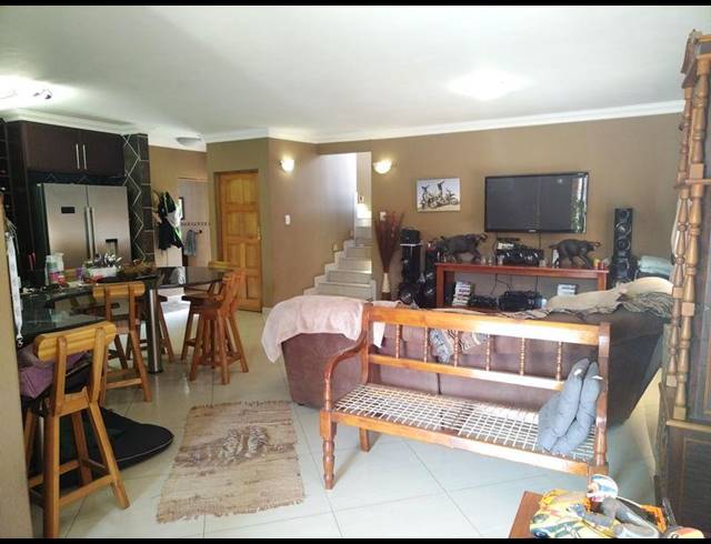 3 BEDROOM HOUSE FOR SALE IN SOUTH CREST